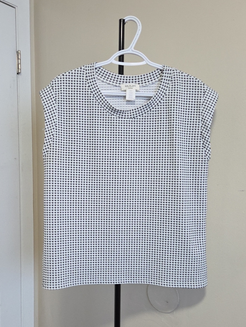 Kim & Cami White and Black Grid Short Sleeve Tee